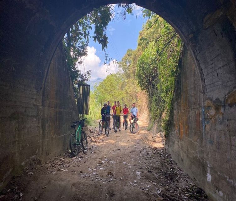 Medellín: Full-Day Mountain Bike Tour with Lunch - A Colombian lunch with real staying power