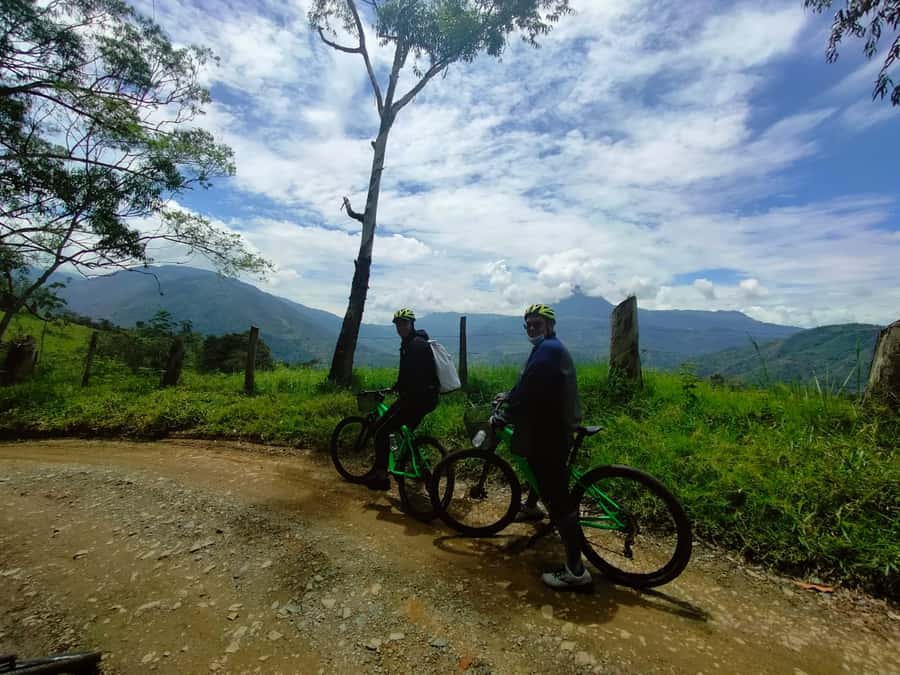 Medellín: Full-Day Mountain Bike Tour with Lunch - How the transportation affects the value