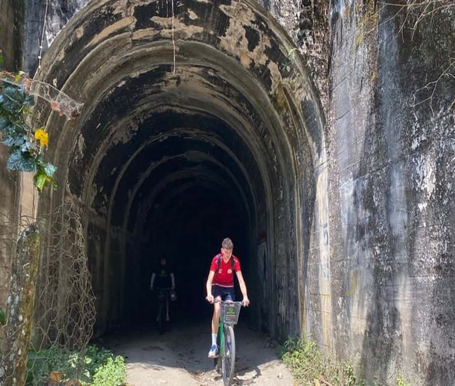 Medellín: Full-Day Mountain Bike Tour with Lunch - A calm coffee start near the village
