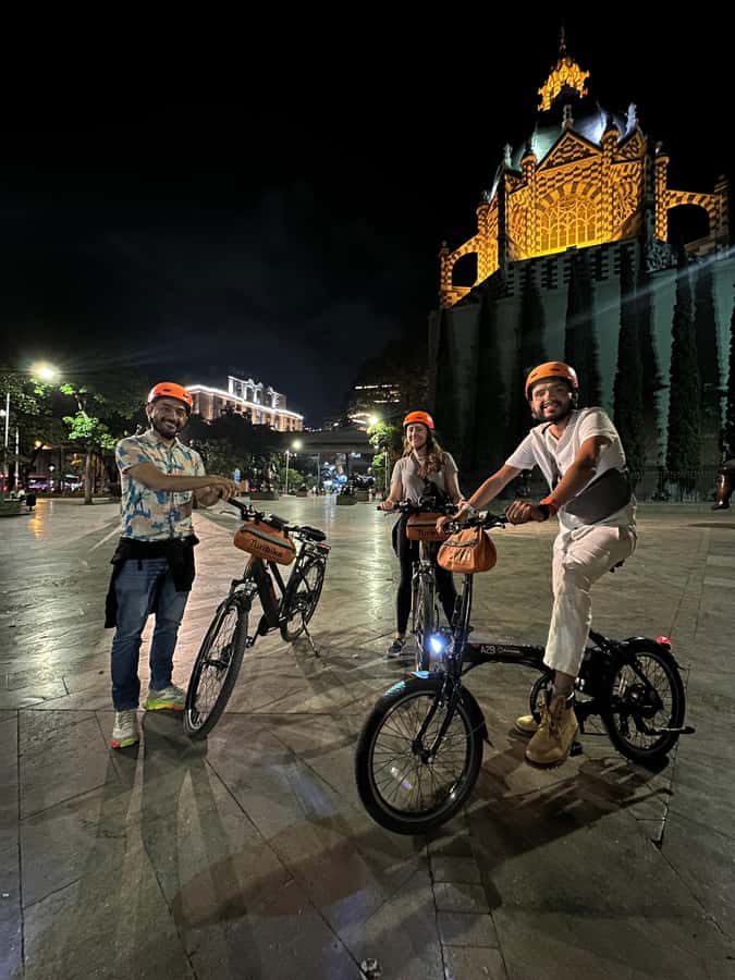 Medellín: History & Local Life Essentials Tour on an E-Bike - Plaza Botero, where art meets daily life