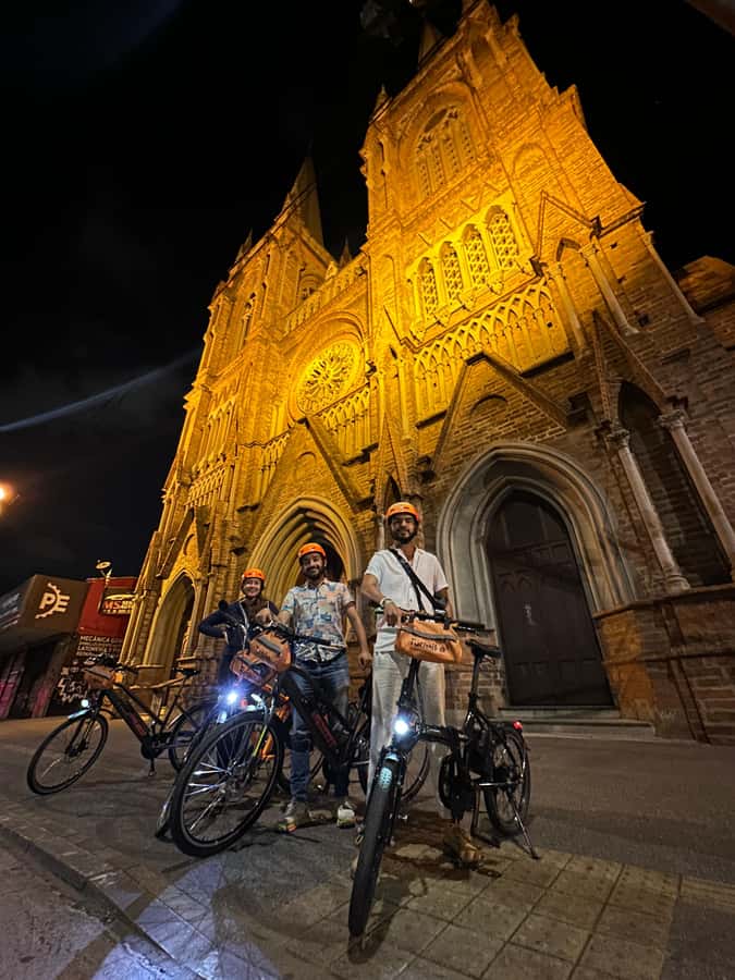 Medellín: History & Local Life Essentials Tour on an E-Bike - Parque de las Luces and a closer look at central Medellín