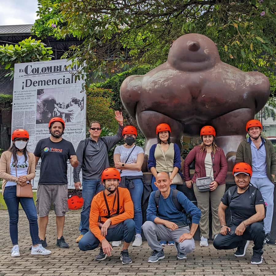 Medellín: History & Local Life Essentials Tour on an E-Bike - Parques del Río, a calmer finish