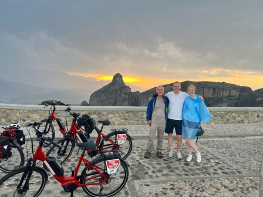 Meteora: E-Bike Epic Sunset Tour With Local Guide & Drink - Kastraki and the first big rock views