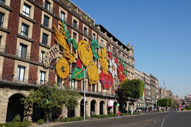 Mexico City: 19 City Highlights Bicycle Tour - The guides, safety, and group size