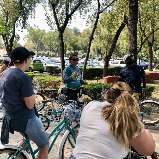 Mexico City: Chapultepec & Reforma Historic Bike Experience - Snacks, tasting, and the food question