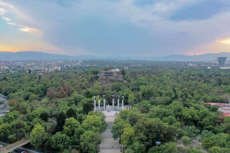 Mexico City: Private Chapultepec Park Bike Tour - What the guides add to the ride