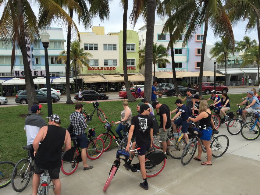 Miami: 2-Hour Art Deco Bike Tour - Lincoln Road and the Holocaust Memorial