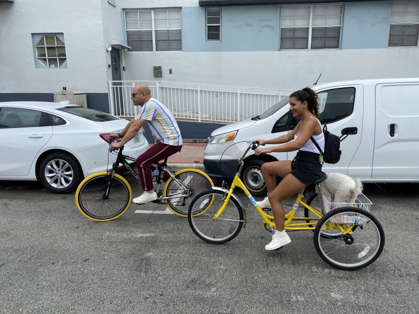 Miami: South Beach Bike Rental - Stopping at the Versace Mansion