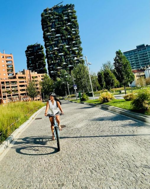 Milan: Bike tour of the city - Quadrilatero della moda: Milan’s polished side