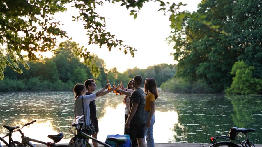 Milan: Bike Tour with Picnic on the turtle lake - Reaching the start near Trenno