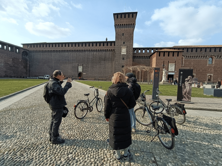 Milan: Guided Bike Tour - Sforza Castle and its inner courtyards