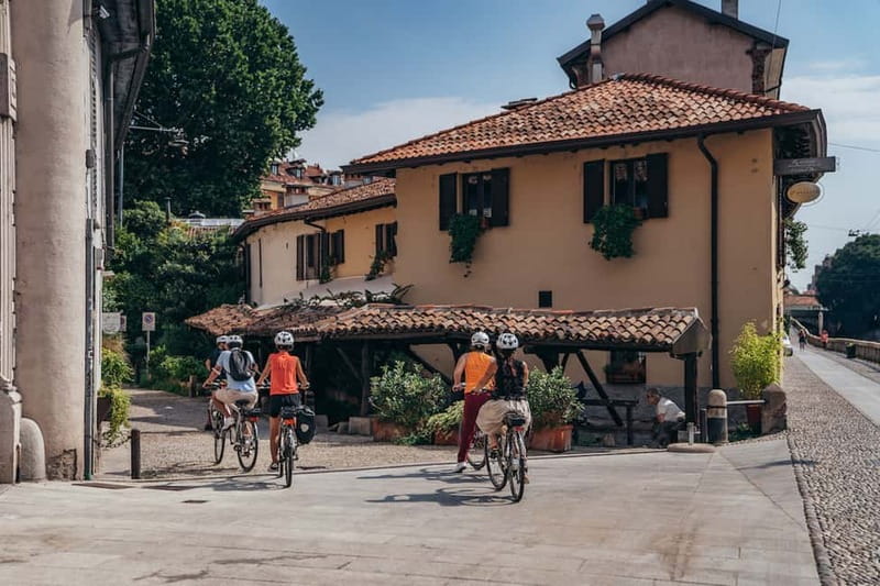Milan: Highlights and Hidden Gems E-Bike Tour - Sforzesco Castle and Sempione Park