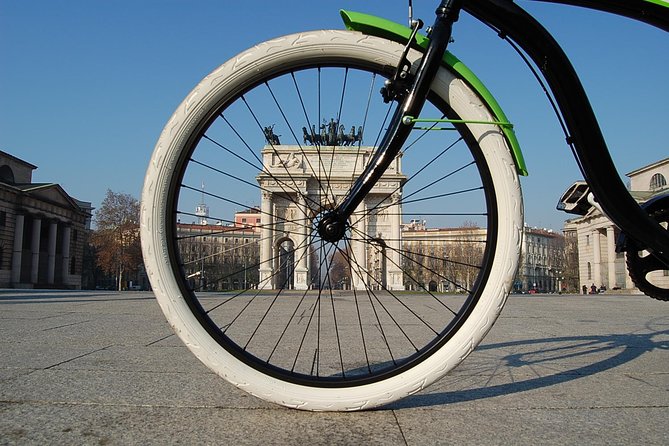 Milan's Hidden Gems: Unique Bike Tour (ENG, NL) - Brera and Corso Garibaldi: old streets with a social pulse