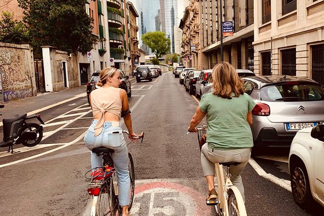Milan's Hidden Gems: Unique Bike Tour (ENG, NL) - Arco della Pace and the café pause