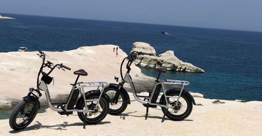 Milos: Half day electric bike tour with Sarakiniko beach - Sarakiniko Beach and its white volcanic forms
