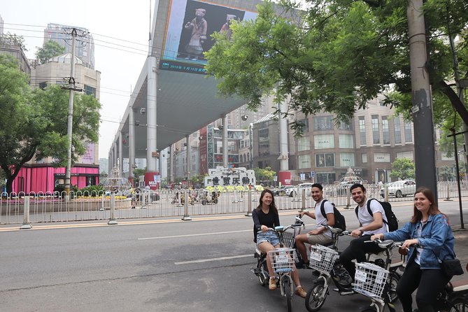 Modern Beijing Discovery by Bike - Galaxy SOHO: a futuristic courtyard idea