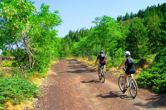 Mountain Biking Etna by MTB or E-Bike - A private format with a clear fitness requirement