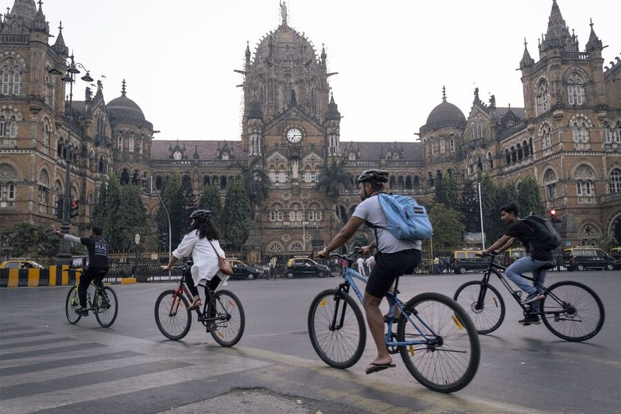 Mumbai: Early Morning Bicycle Tour - Why an early start makes Mumbai easier to read
