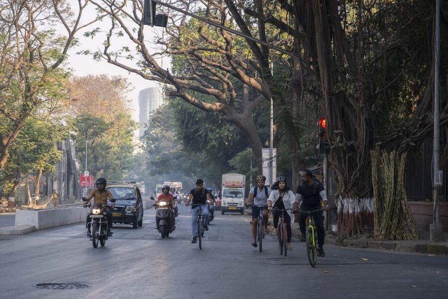 Mumbai: Early Morning Bicycle Tour - Mumbadevi Temple and Bombay Panjrapole