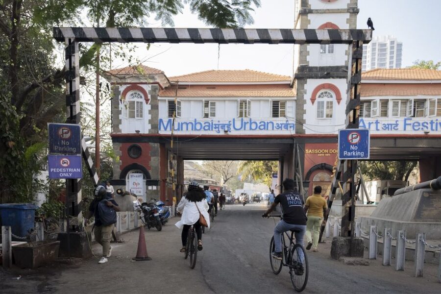 Mumbai: Early Morning Bicycle Tour - Sassoon Docks, where Mumbai works before breakfast