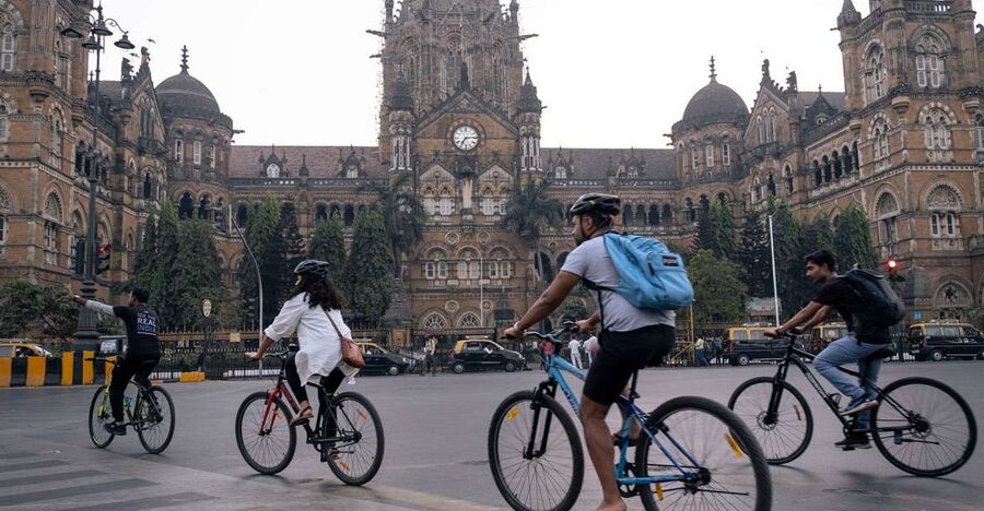 Mumbai: Early Morning Bicycle Tour - The best ending: dosa, idli, and upma