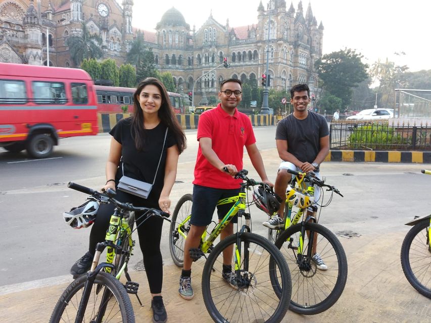 Mumbai: Morning Bicycle Tour - Marine Drive and the Arabian Sea breeze