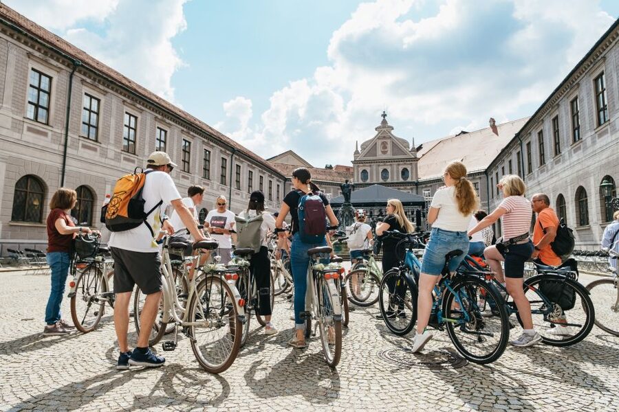 Munich 3-Hour Guided Bike Tour - Maximilianstrasse and the royal city