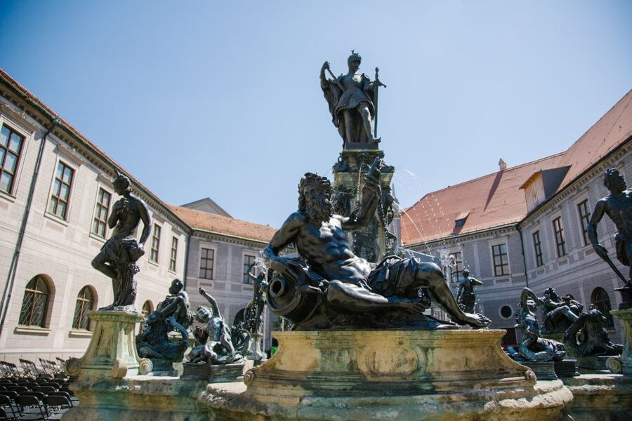 Munich: Bike Tour with Beer Garden Break - What the guides add to the ride