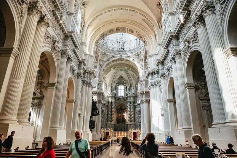 Munich: Guided City Tour by Bike with Beer Garden Stop - Weather, bikes, and what to bring