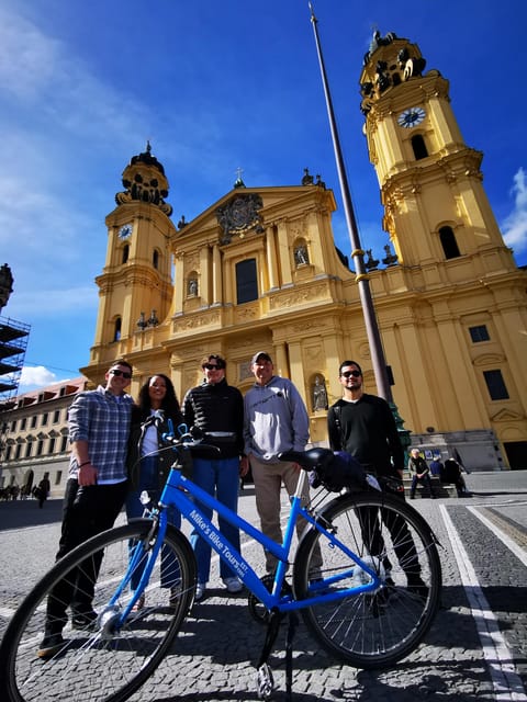 Munich: Mini Classic Bike Tour with Beer Garden Stop at 4 PM - Entering the English Garden by bicycle