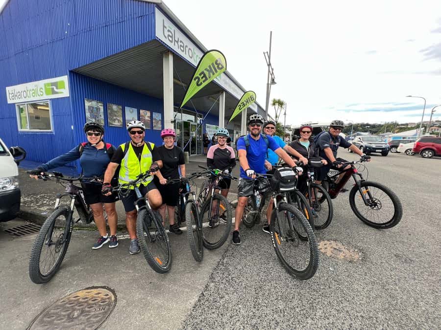 Napier: Cruise Self-Guided Cycle Ride to Winery - Half Day - From the cruise shuttle to the green flags