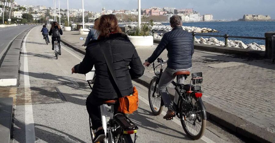Naples: Sightseeing Tour by E-Bike - Castel Nuovo and Piazza del Municipio