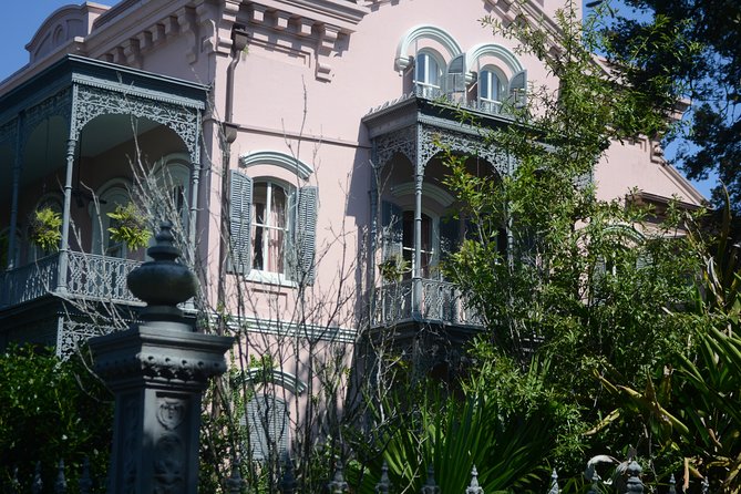 New Orleans French Quarter and Garden District Bike Tour - Why a bike is a smart way to meet New Orleans