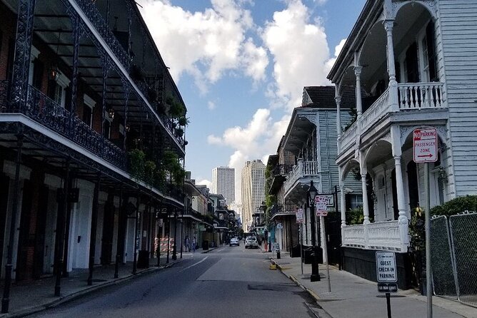 New Orleans French Quarter and Garden District Bike Tour - Garden District: mansions, architecture, and a slower pace