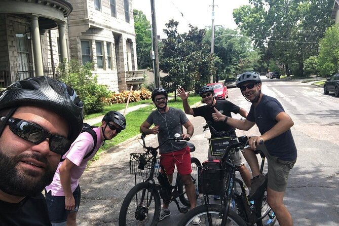 New Orleans French Quarter and Garden District Bike Tour - The real riding conditions: flat, but not always easy