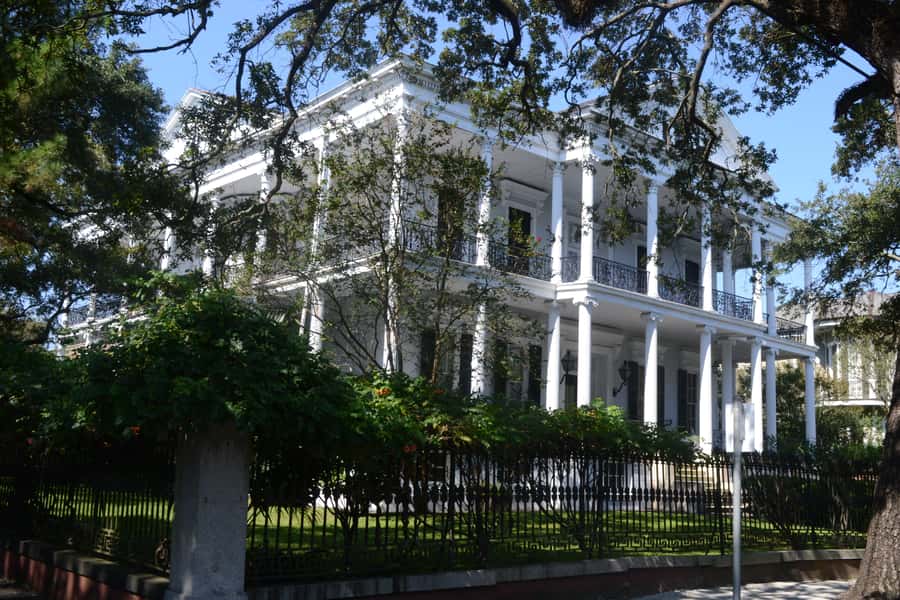 New Orleans: Garden District and French Quarter Bike Tour - Why a bike is a smart way to see New Orleans
