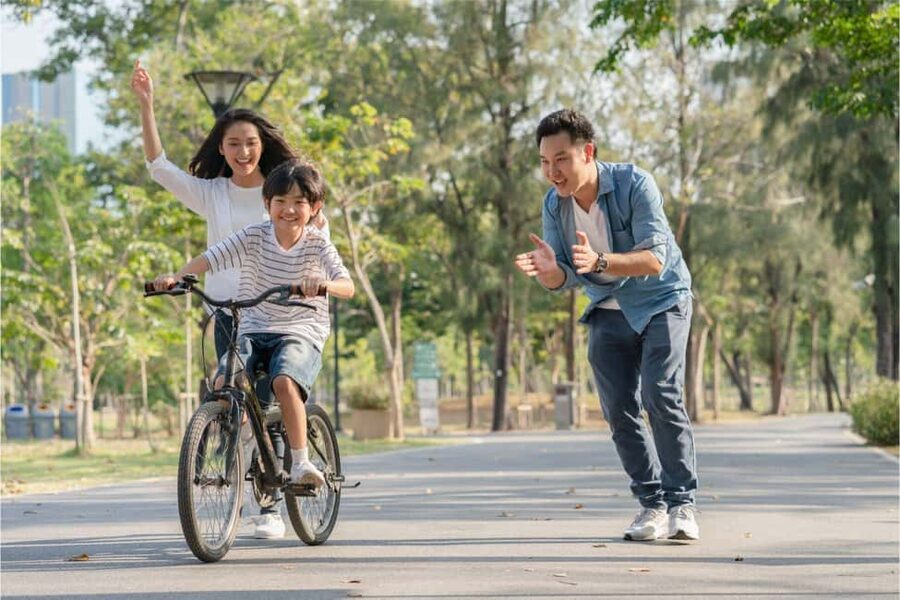 New York City: Central Park Bike Rental - Movie locations, monuments, and classic architecture