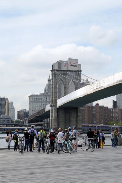 New York City: Lower Manhattan Bike Rentals - A one-hour Brooklyn Bridge ride