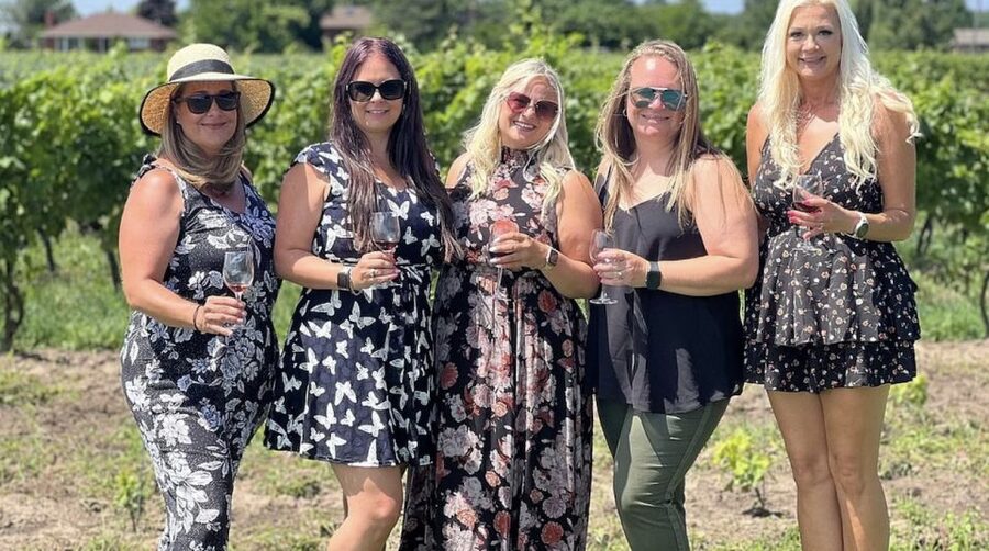 Niagara-on-the-Lake: Bicycle Tour with Wine Tasting - Who should book this experience?