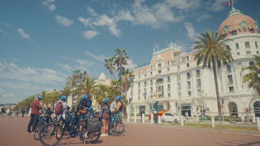 Nice: City Highlights Bike tour - Along the Promenade des Anglais and past Hotel Negresco