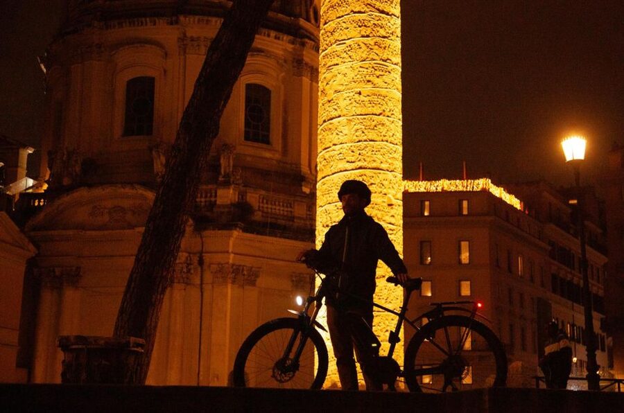 Night Tour of Rome with Top E-bike & optional Italian Dinner - Colosseum and Roman Forum at sunset