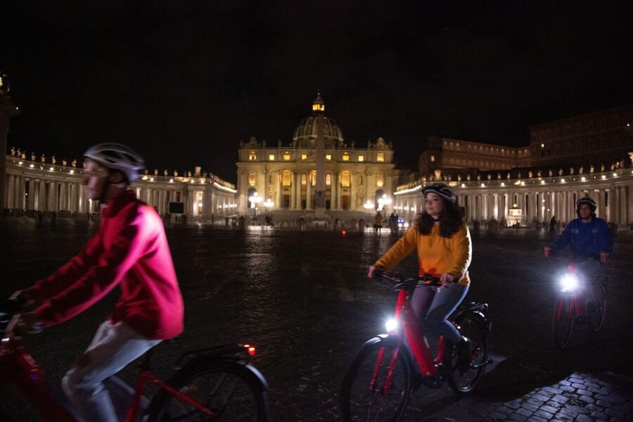 Night Tour of Rome with Top E-bike & optional Italian Dinner - Spanish Steps and Trevi Fountain after dark