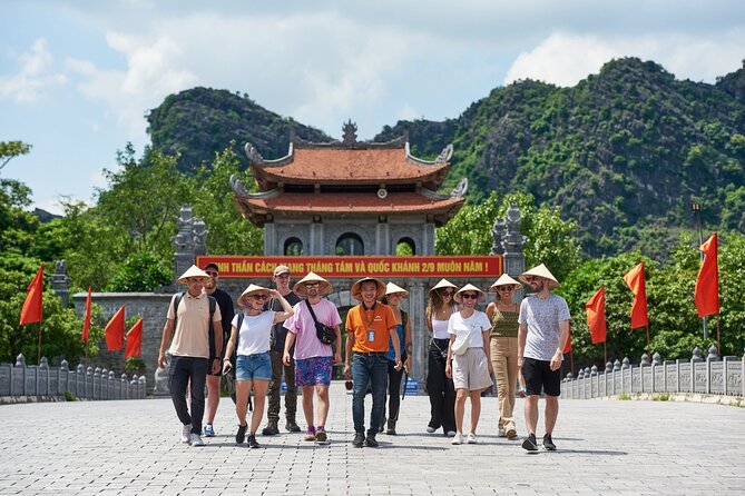 Ninh Binh Day Trip: Hoa Lu-Trang An/Tam Coc-Mua Cave-Cycling-Boat - Trang An by bamboo boat