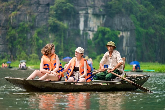 Ninh Binh Full-Day Tour from Hanoi to Hoa Lu, Tam Coc & Mua Cave Via Boat & Bike - Lunch and the midday break