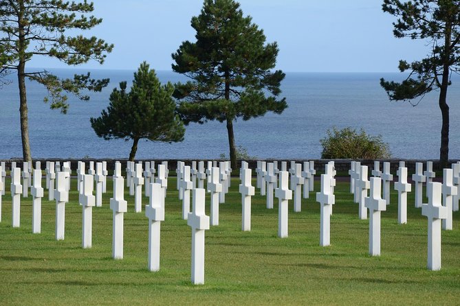 Normandy Guided E-bike tour to Omaha Beach / private tour - Through farms, villages, and quiet country roads