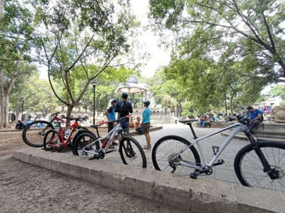 Oaxaca City: Bike Tour with Professional Guide+Art workshop