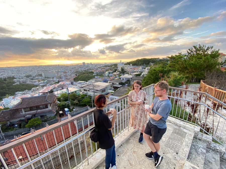 Okinawa: Afternoon Cycling Tour with Local Guide - Climbing toward Shuri Castle town