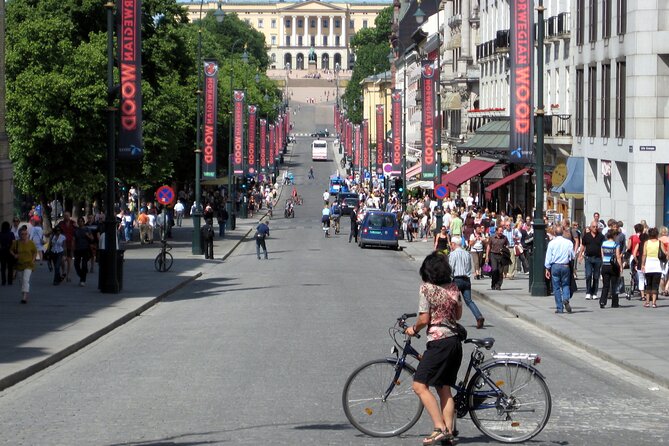 Oslo Highlights Bike Tour - Akershus Castle brings seven centuries into view