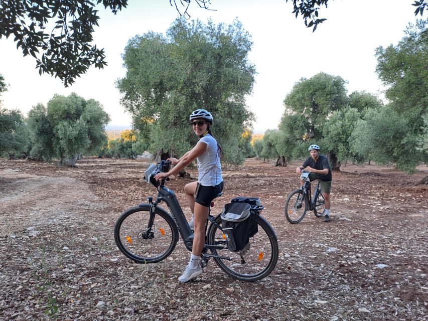 Ostuni: Guided e-bike tour + countryside tasting stop - A countryside home and optional Apulian tasting
