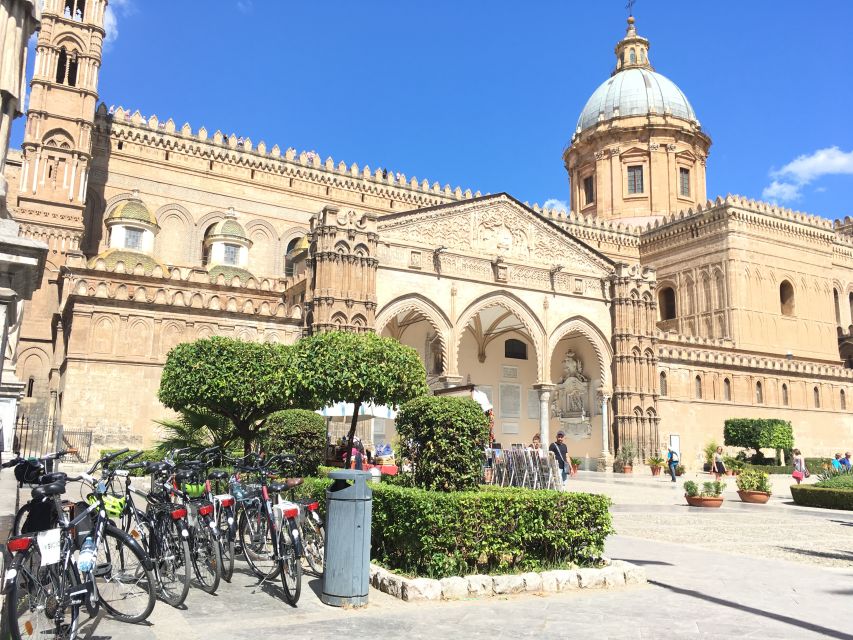 Palermo: Historic Center Guided Bike Tour with Food Tasting - Why a bicycle works so well in Palermo